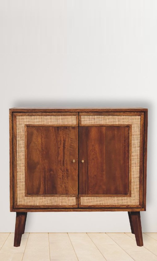 Credenza Artisan Furniture in legno con ante in paglia di Vienna
