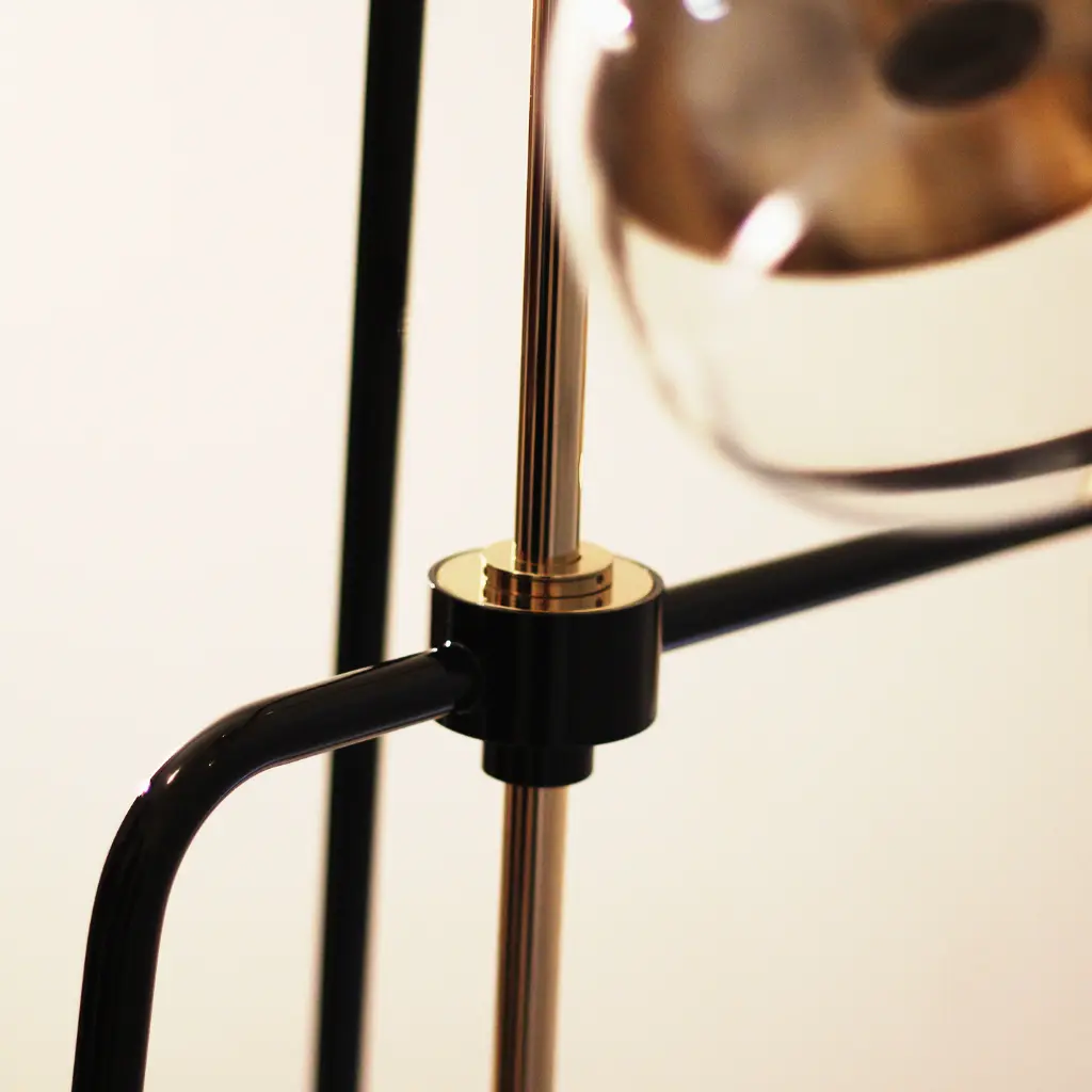 Black-Widow-Floor-Lamp-6.webp