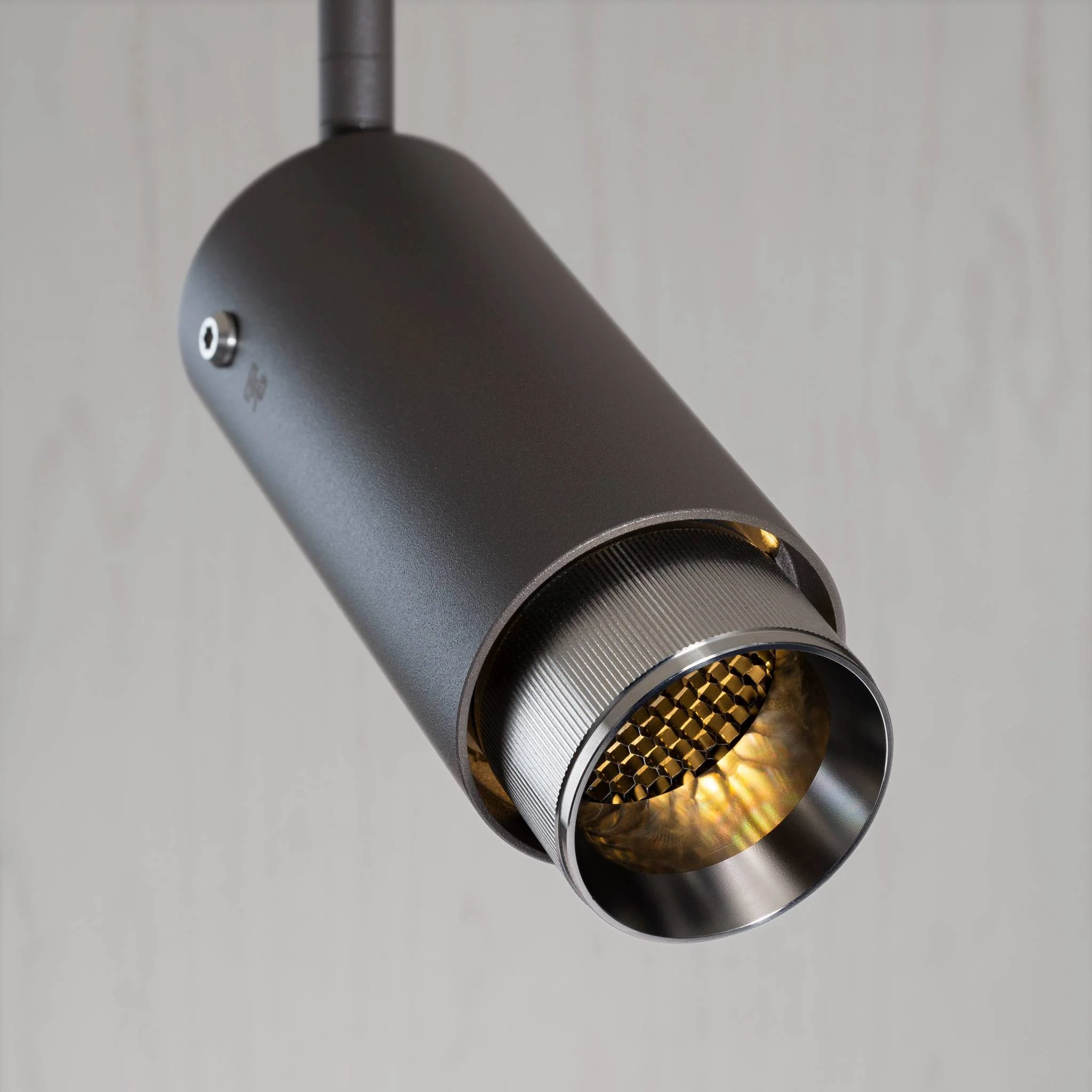 EXHAUST SPOT / LINEAR / GRAPHITE · STEEL · 2
