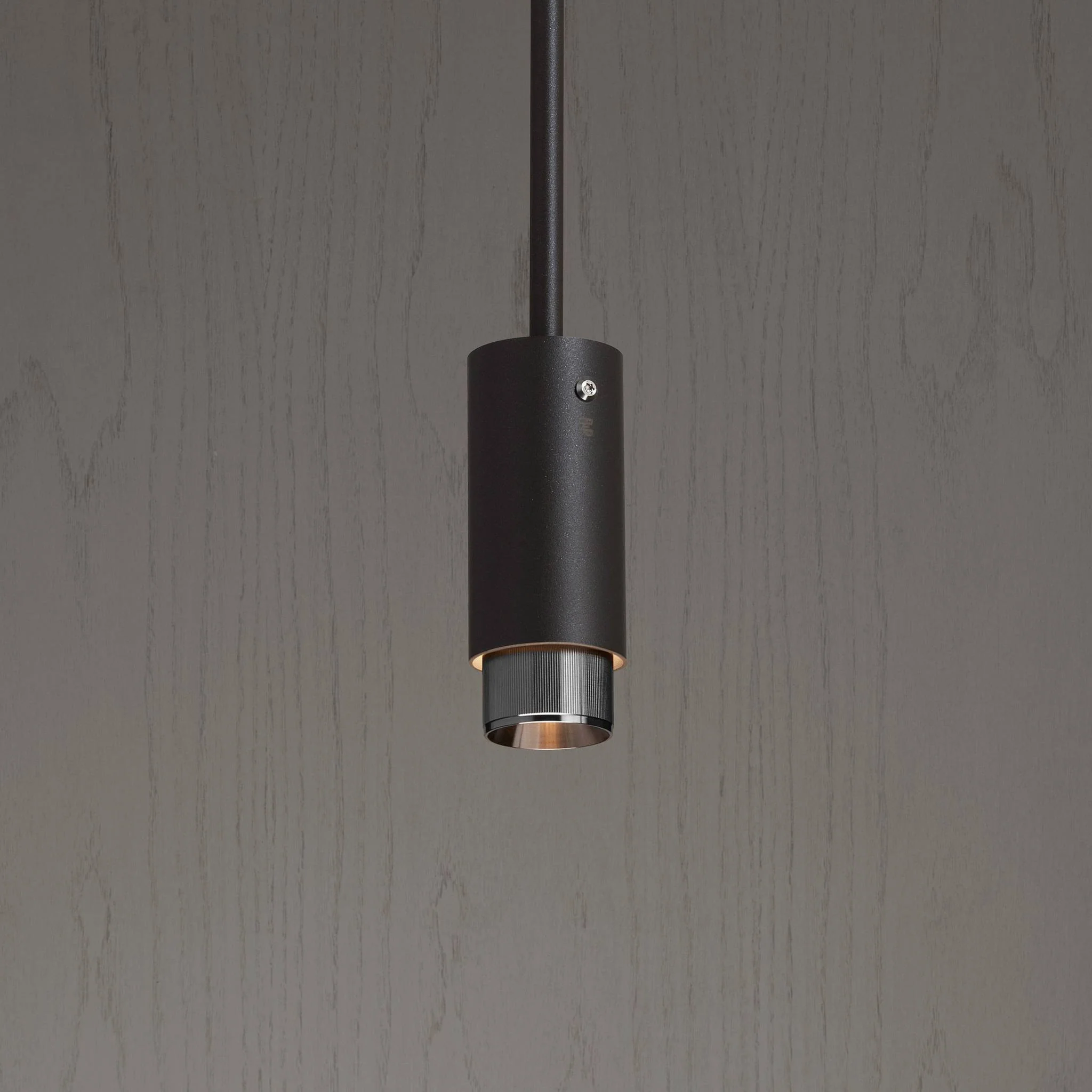 EXHAUST PENDANT / LINEAR / GRAPHITE · STEEL · 2