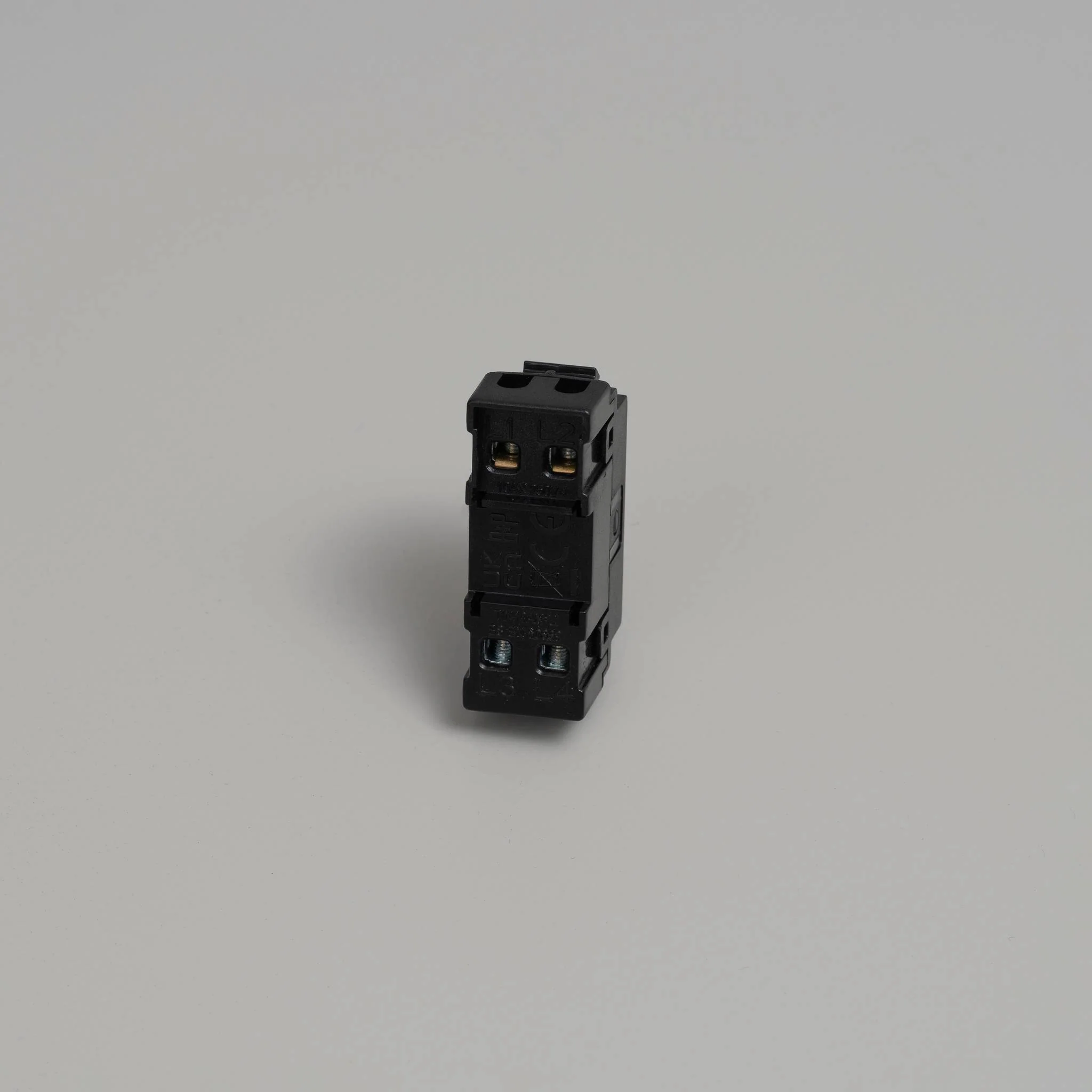 INTERMEDIATE TOGGLE MODULE / 3 WAY · INTERMEDIATE TOGGLE MODULE / 3 WAY · 2