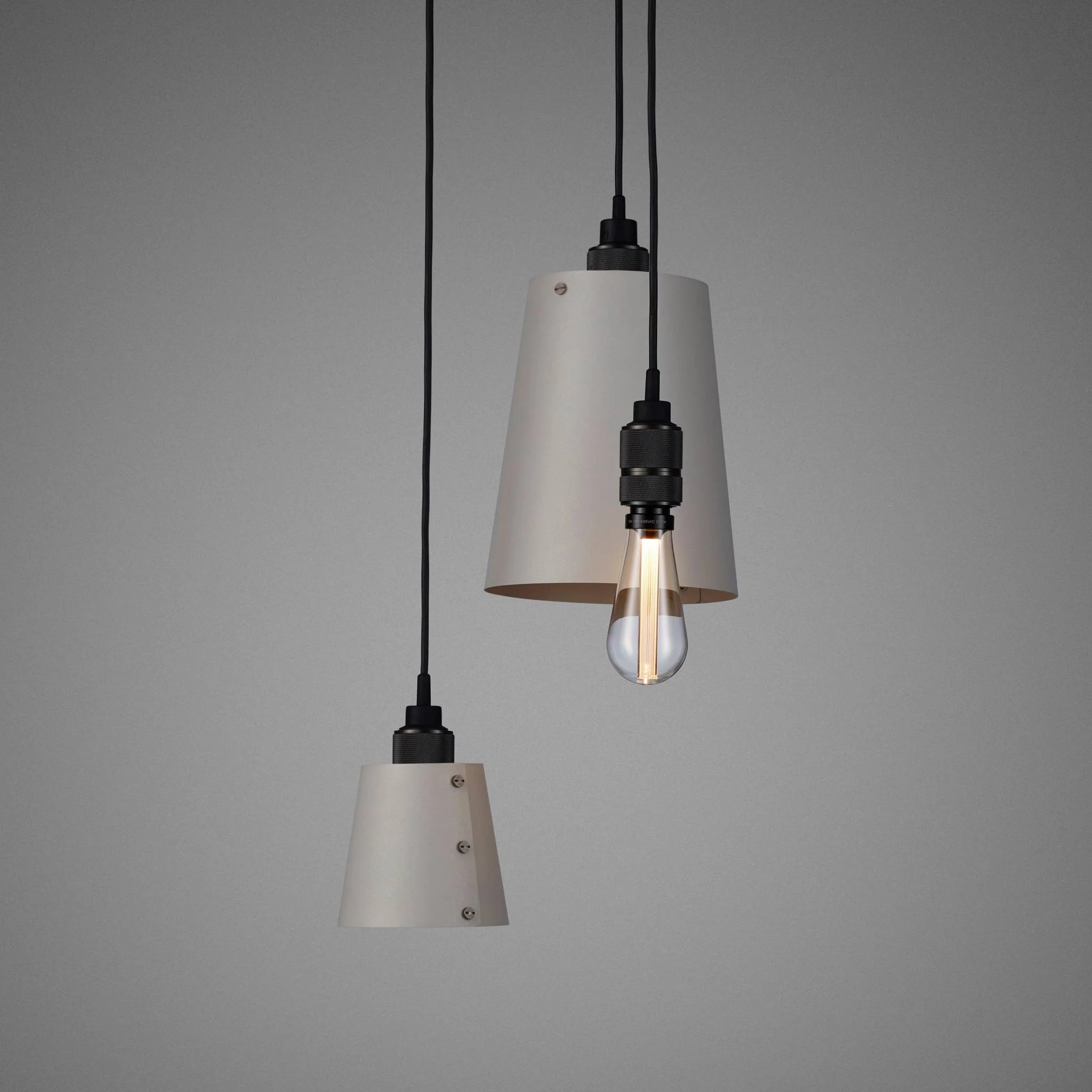 HOOKED 3.0 / MIX / CROSS / STONE pendant light 1