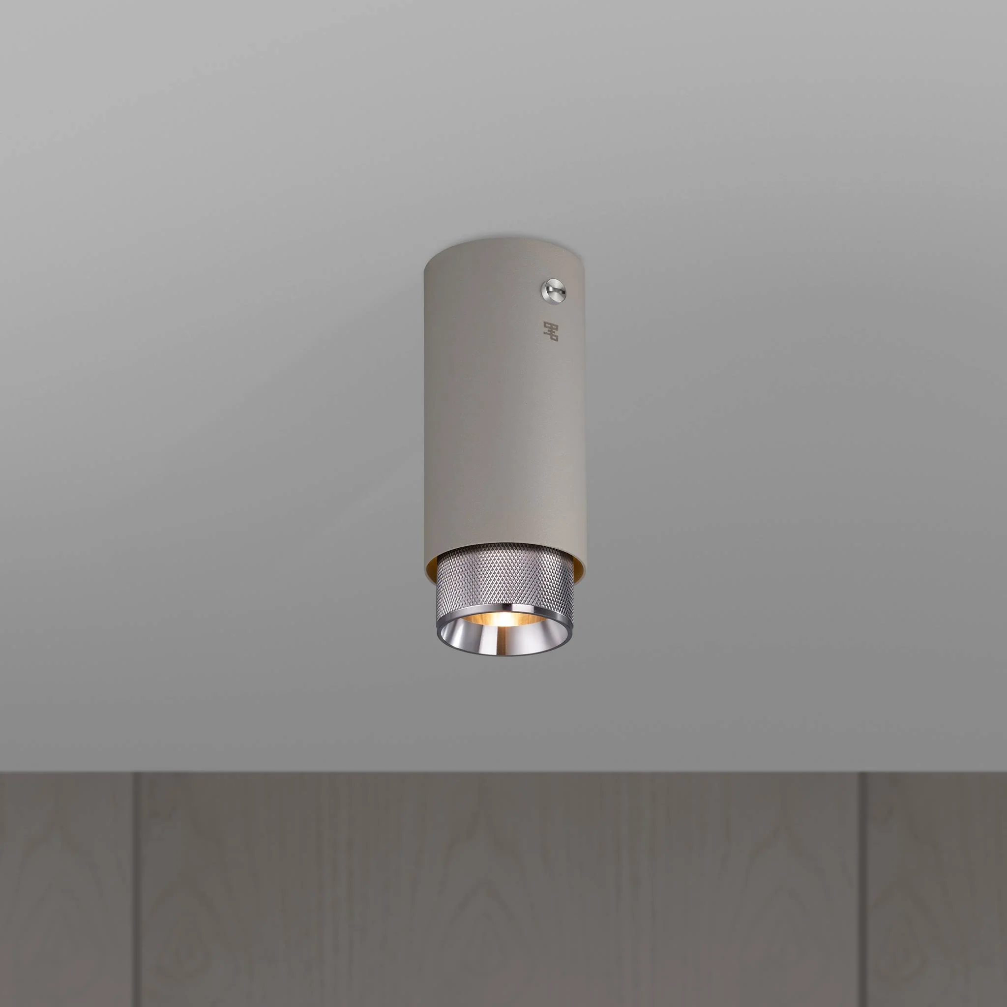 EXHAUST SURFACE / CROSS / STONE spotlight