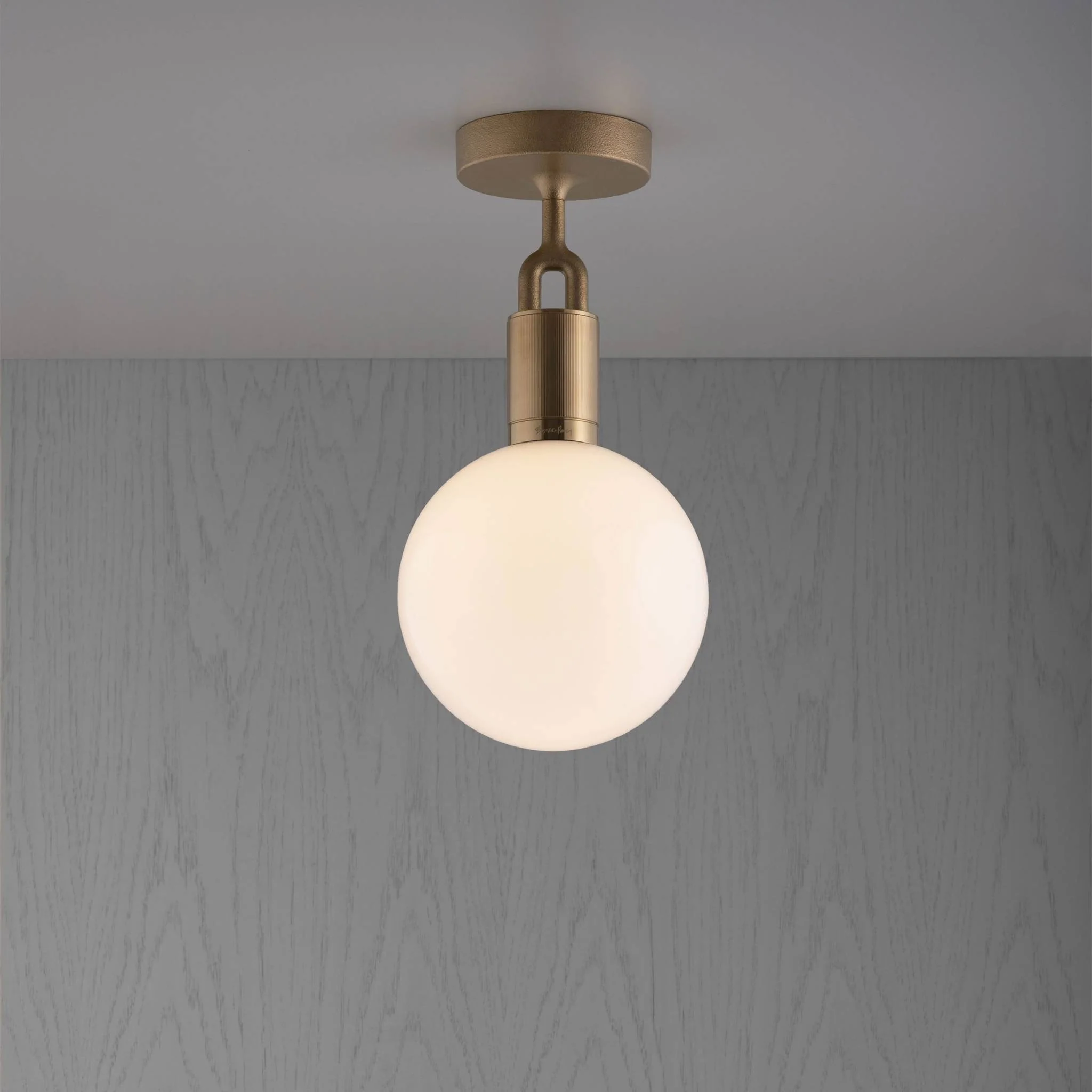Plafonnier FORKED CEILING / LINEAR / GLOBE / OPAL / MEDIUM